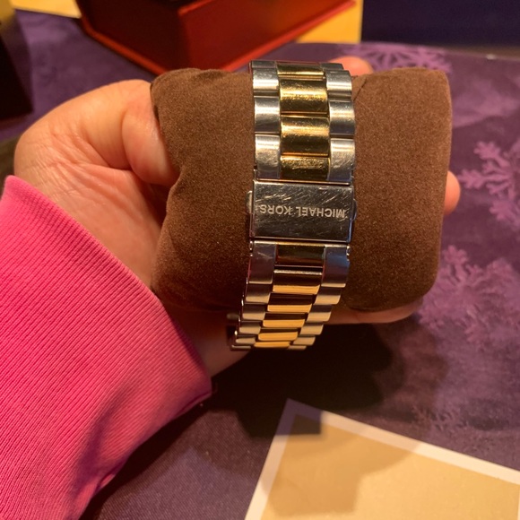 Michaelkors two tone - Picture 3 of 5